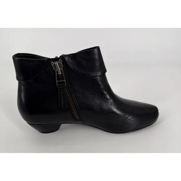 Black Leather Ankle Boots With Side Zipper