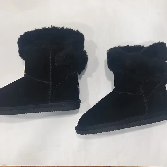 Boots Lamo NEW Black Suede warm winter size Youth 4 kids
