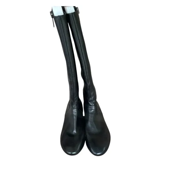 Born Black Leather Knee-High Boots Women's Zip Up Boots Size 8.5