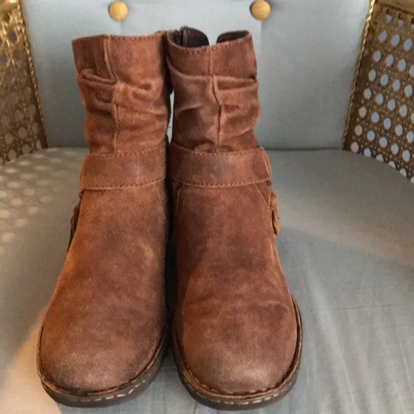 Born Ouvea brown suede distressed zip ankle boots tassel western cowgirl country