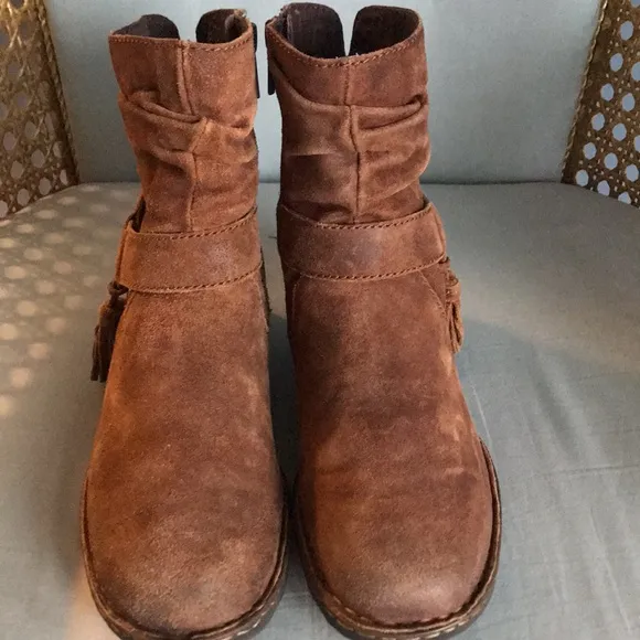 Born Ouvea brown suede distressed zip ankle boots tassel western cowgirl country