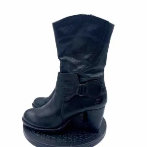 BORN soft leather mid-calf black boots Women’s Size 7
