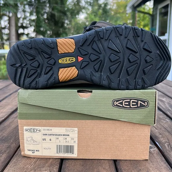 Brand New Keen Targhee Youth Hiking