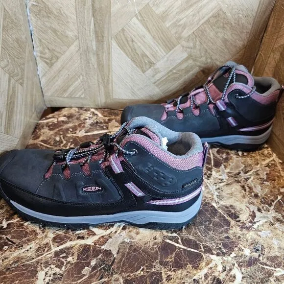 Brand New Keen Women's Trekker Mi Brown Hiking Boots water proof Size 8.5.  7y.