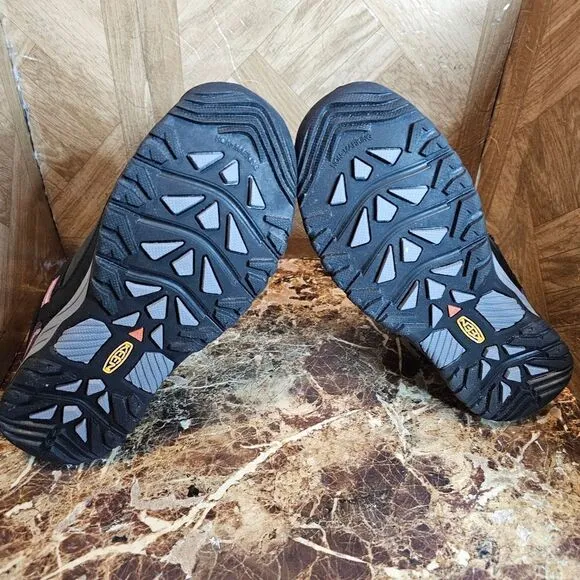 Brand New Keen Women's Trekker Mi Brown Hiking Boots water proof Size 8.5.  7y.