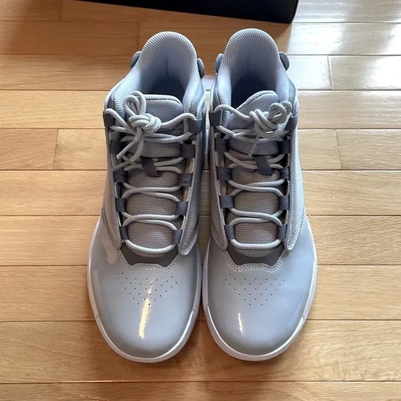 BRAND NEW Nike Jordan Max Aura 4 Mens 10.5 Cool Wolf Grey White Sneakers Shoes