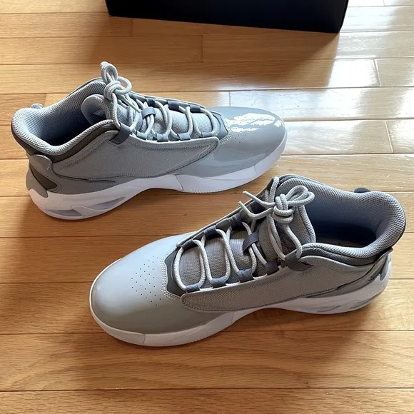 BRAND NEW Nike Jordan Max Aura 4 Mens 10.5 Cool Wolf Grey White Sneakers Shoes