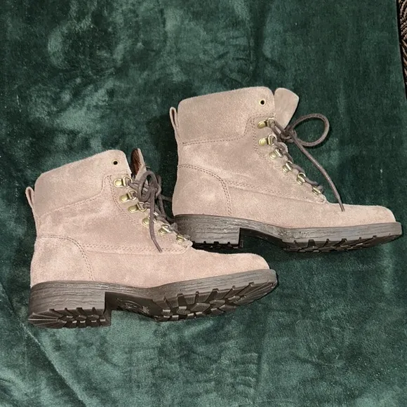 Børn Suede Hiking-Inspired Lace-Up Boots | Women’s Size 6M