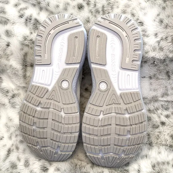 BROOKS Ghost 16  Running Shoes NWT