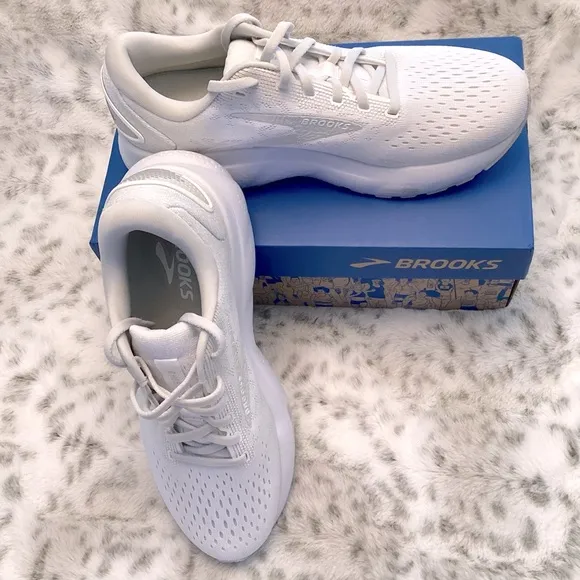 BROOKS Ghost 16  Running Shoes NWT