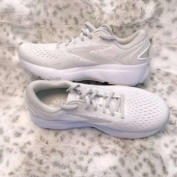 BROOKS Ghost 16  Running Shoes NWT