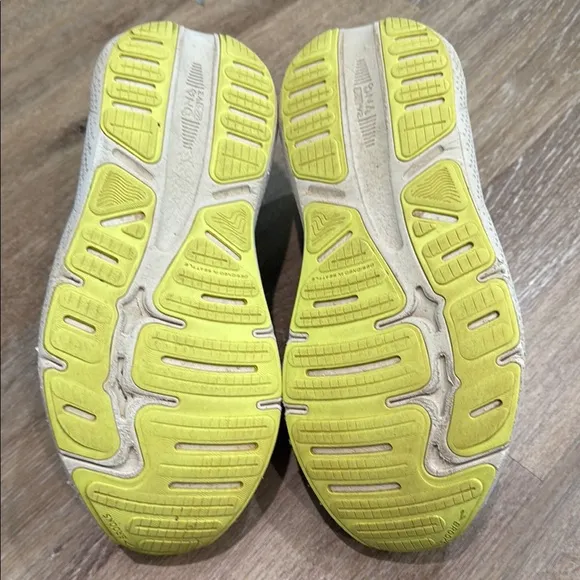 Brooks Ghost Max Size 10.5 Athletic Shoes - White and Neon Yellow