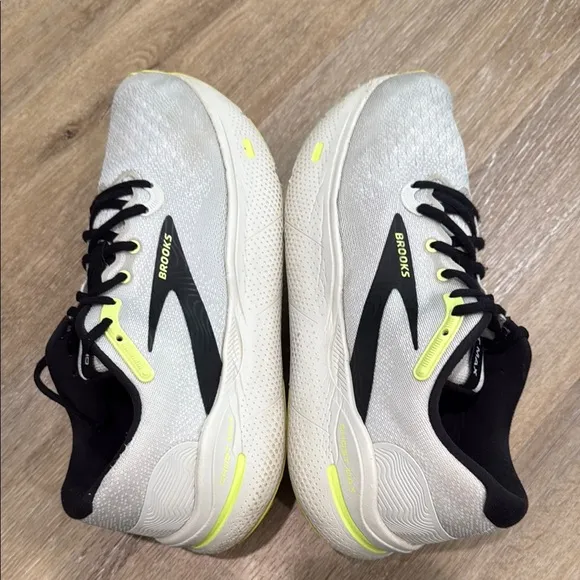 Brooks Ghost Max Size 10.5 Athletic Shoes - White and Neon Yellow
