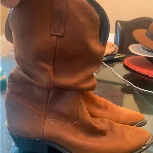 Brown Heeled Cowboy Boots with Smooth Leather and Mid-Calf Height