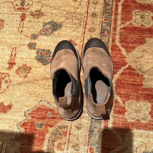 Brunello Cucinelli boys size 37 boots in good condition.