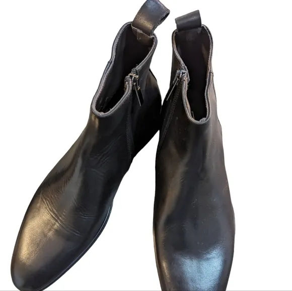 Bruno Magli Milton Black Leather Zipper Casual Dress Boots...Size 10.5