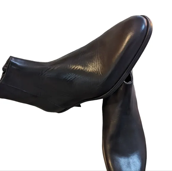 Bruno Magli Milton Black Leather Zipper Casual Dress Boots...Size 10.5
