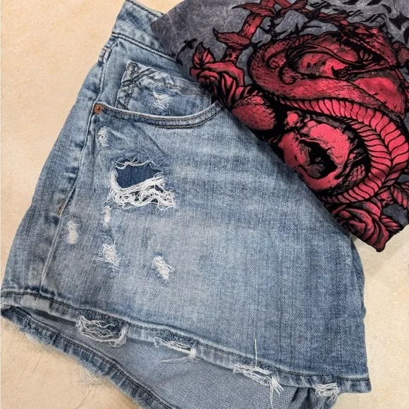 Buckle Black Women’s Distressed Denim Shorts