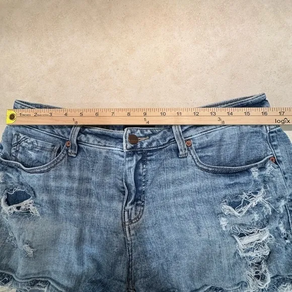 Buckle Black Women’s Distressed Denim Shorts