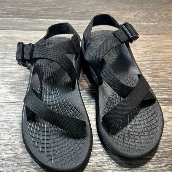 Chaco Black Strappy Sandals men’s size 10 (b78)