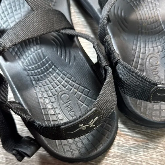 Chaco Black Strappy Sandals men’s size 10 (b78)