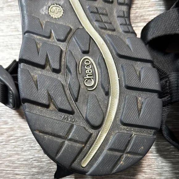 Chaco Black Strappy Sandals men’s size 10 (b78)