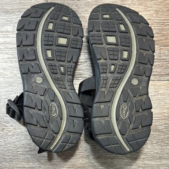 Chaco Black Strappy Sandals men’s size 10 (b78)