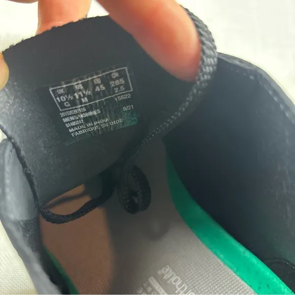 Clarks Black Chukka Boots Sleek Minimalist Design