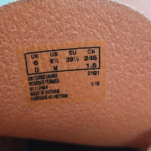 Clarks Desert Boots Warm Beige(Peach) Size 8.5M Ankle Lace Up Classic Comfort St