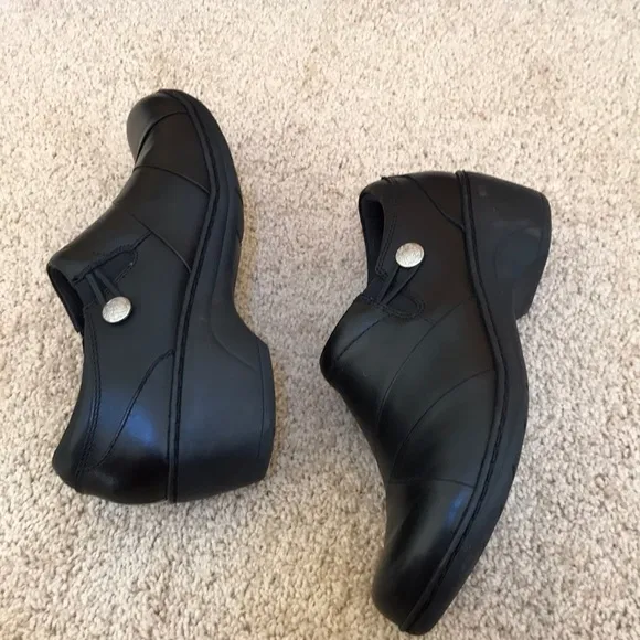 Clarks SZ 8.5, Channing Ann black leather shoes.
