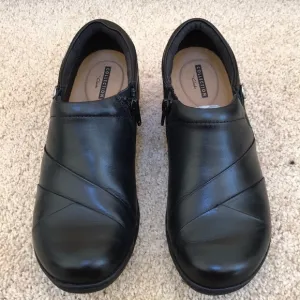 Clarks SZ 8.5, Channing Ann black leather shoes.