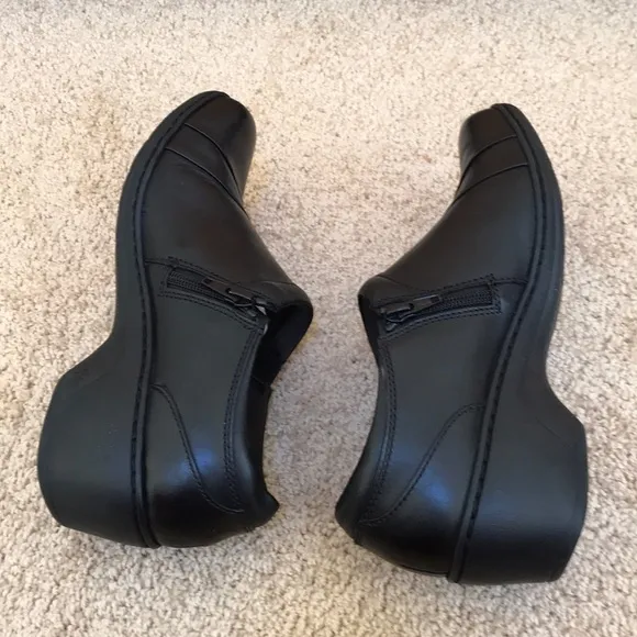 Clarks SZ 8.5, Channing Ann black leather shoes.