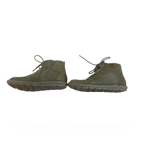 Clarks Tamitha Key Suede Lace Up Booties Olive Brown Soft Cushion Women’s Sz 6.5