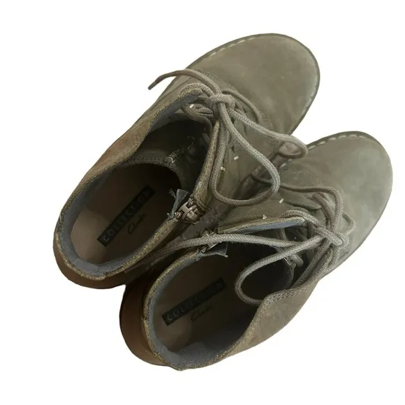 Clarks Tamitha Key Suede Lace Up Booties Olive Brown Soft Cushion Women’s Sz 6.5