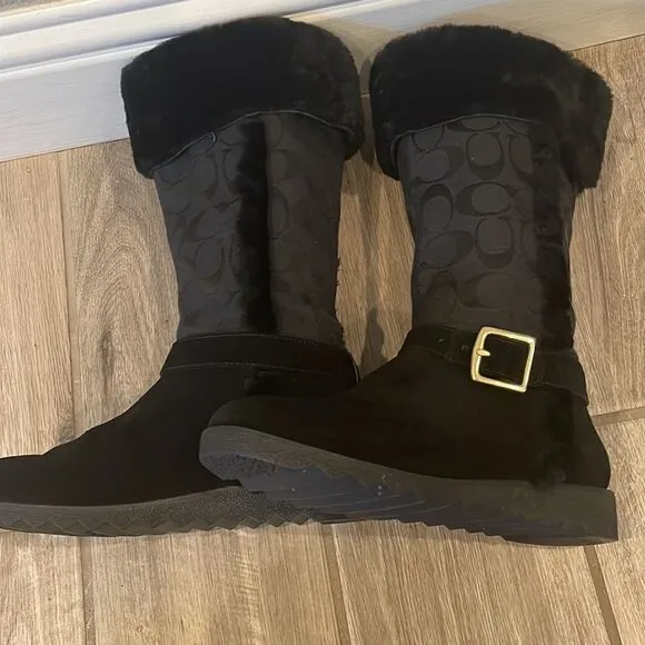 Coach Deeann Authentic Buckle Traditional C Sign Fur Boots Woman’s’ size 5.5