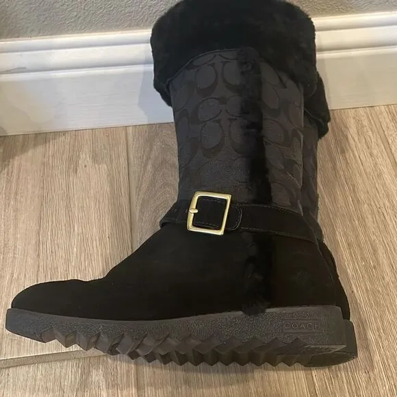Coach Deeann Authentic Buckle Traditional C Sign Fur Boots Woman’s’ size 5.5