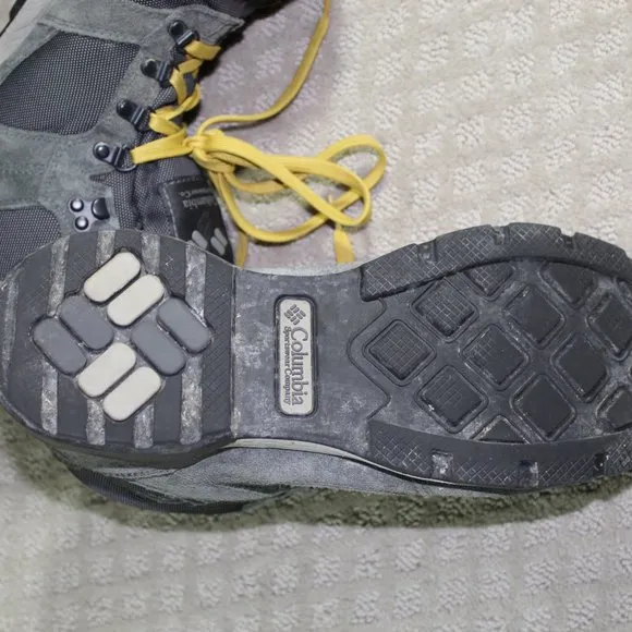 Columbia Men's BM3860-010 Suede Hiking Boots