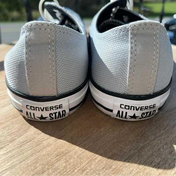 Converse All Star Men’s 8/Women’s 10 LOW TOP 157552F