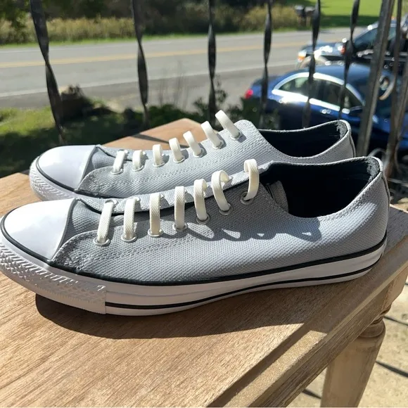 Converse All Star Men’s 8/Women’s 10 LOW TOP 157552F