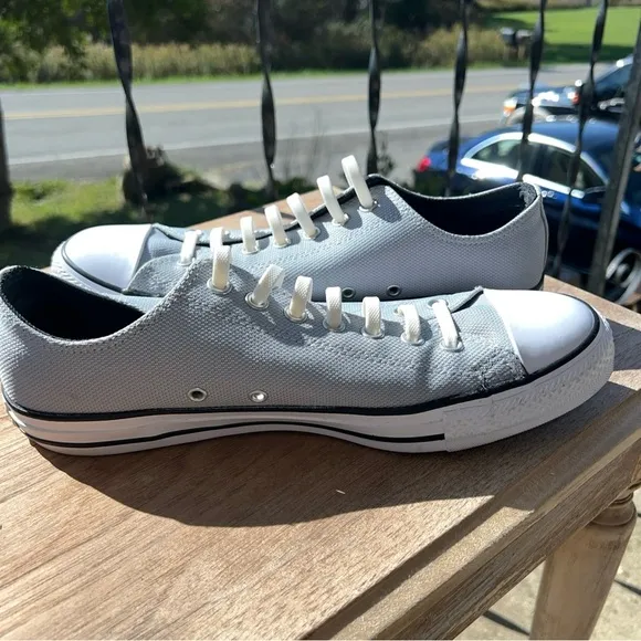 Converse All Star Men’s 8/Women’s 10 LOW TOP 157552F