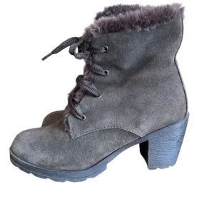 Cougar Brown Waterproof Faux Fur Lined Lace up Chunky Winter Boots in Size 9