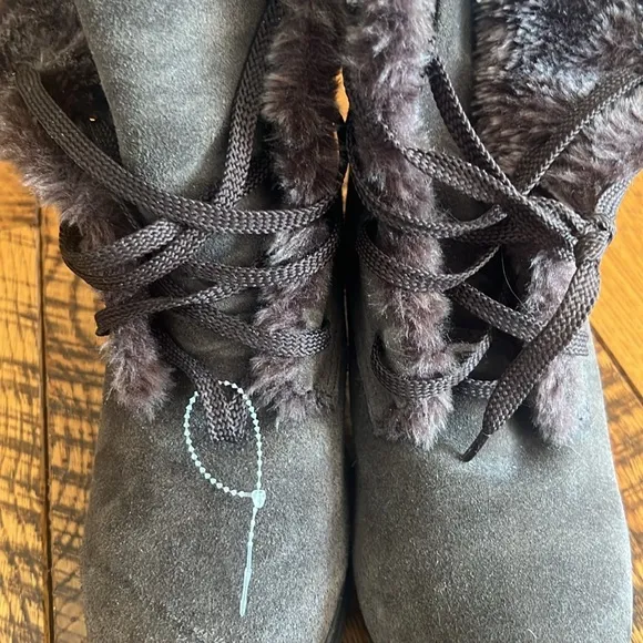Cougar Brown Waterproof Faux Fur Lined Lace up Chunky Winter Boots in Size 9