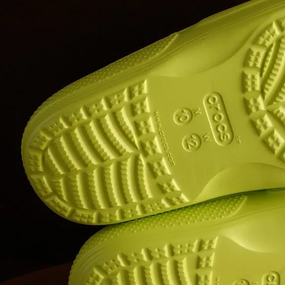Crocs Sandals Mens SZ 10 Neon Yellow Classic Slide Waterproof Summer Shoes NWT