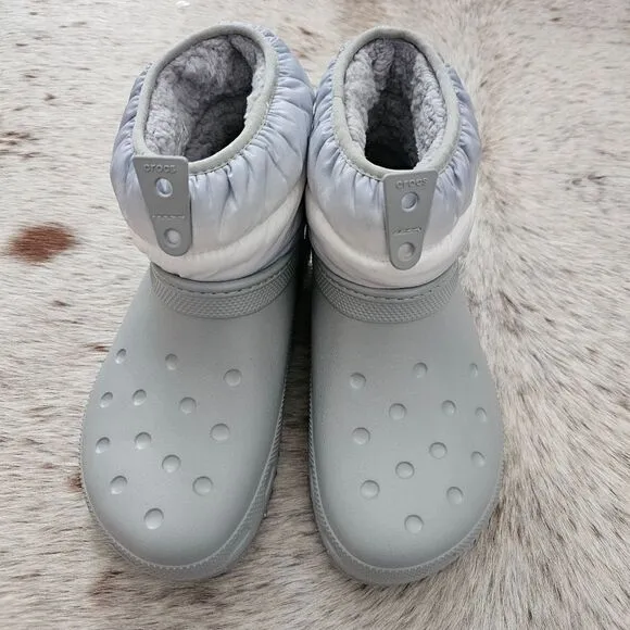 CROCS Women's Classic Neo Puff Shorty Lined Snow Boots in Light Grey NEW