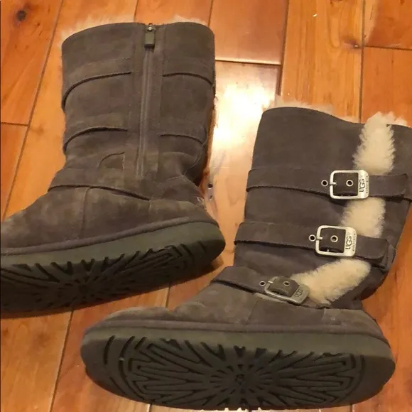 Cute Ugg boots-size 3