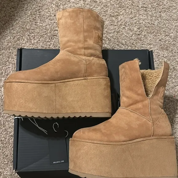 Darker Waves ATMOSPHERE FLEECE LINED SUEDEPLATFORM BOOTS - BROWN 8
