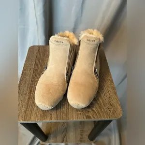 DBECK Tan Suede Ankle Boots with Fur Lining