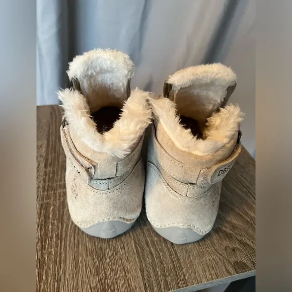 DBECK Tan Suede Ankle Boots with Fur Lining