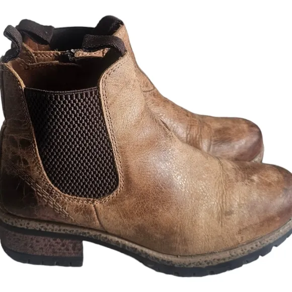 Diba True Women's Say So Chelsea Round Toe Casual Boots Ankle Low Heel 6.5
