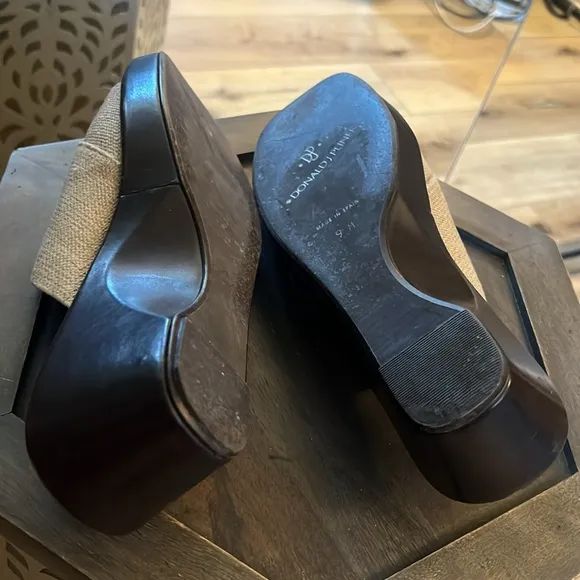 Donald Pliner Beige and Black Sandals